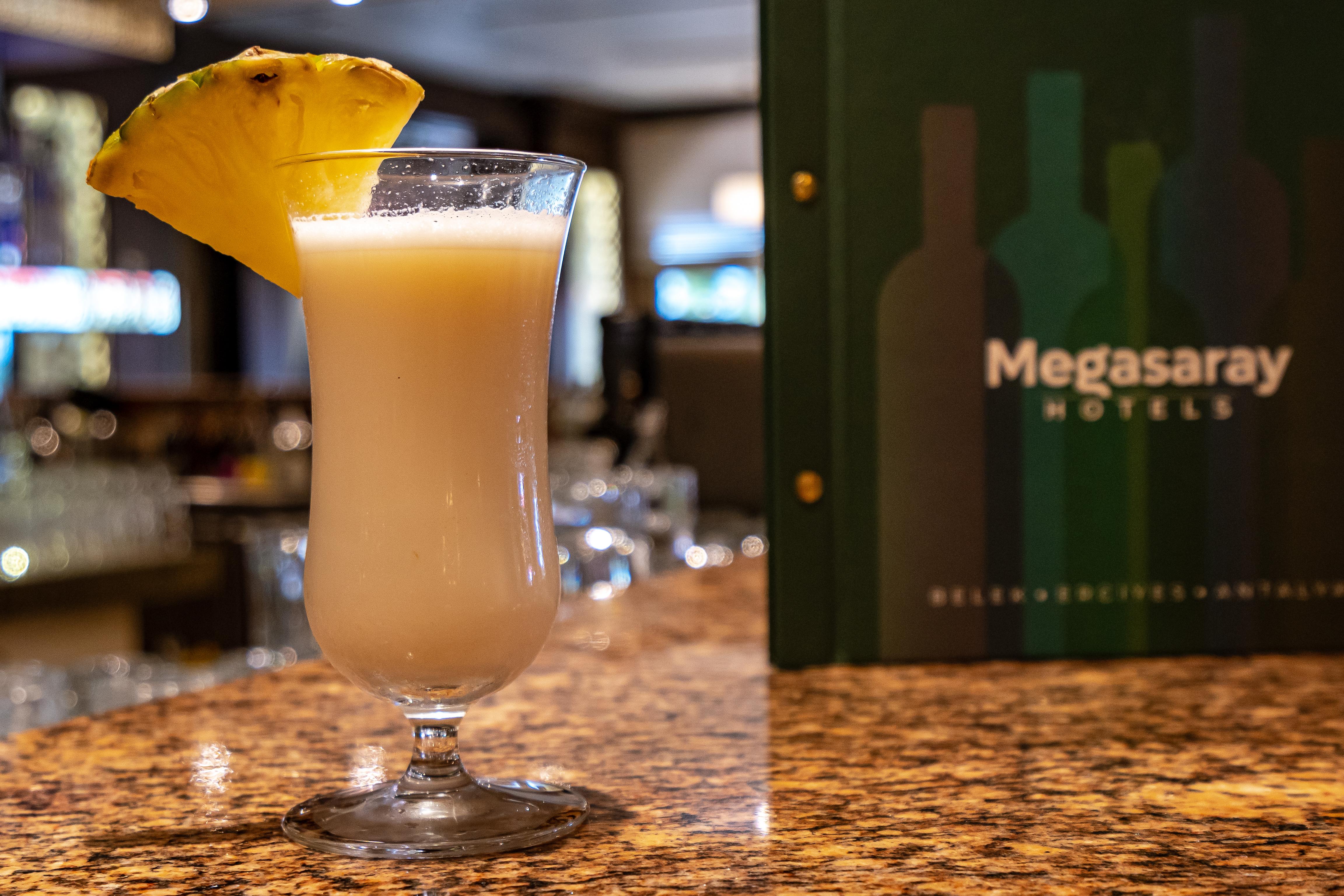 Megasaray Westbeach Antália Exterior foto A Piña Colada