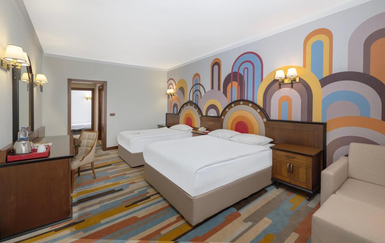 Megasaray Westbeach Antália Exterior foto A room at the hotel