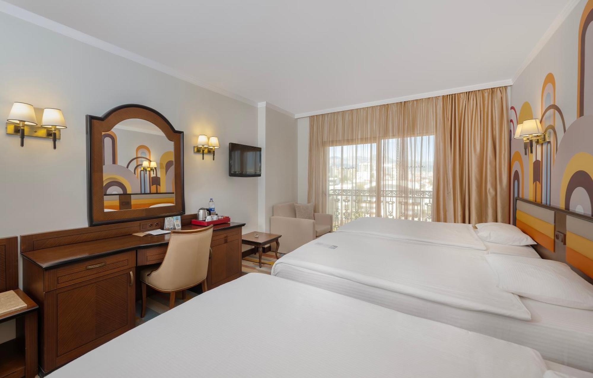Megasaray Westbeach Antália Exterior foto A room at the hotel