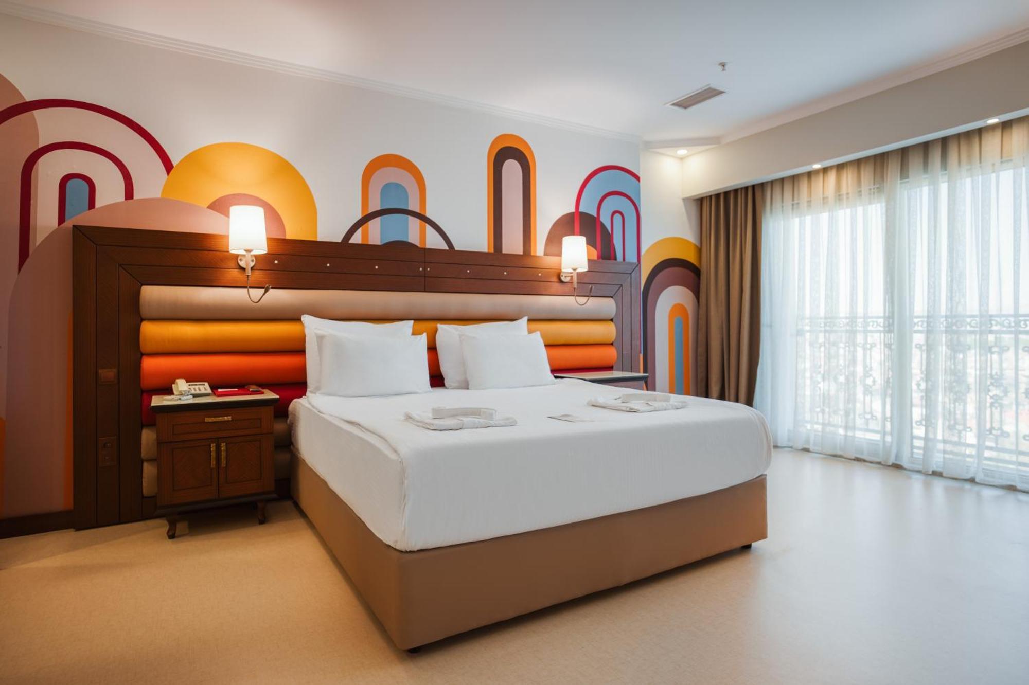 Megasaray Westbeach Antália Exterior foto A bedroom at the hotel